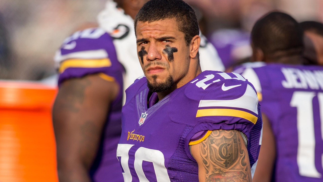 Vikings still searching for second starter at safety